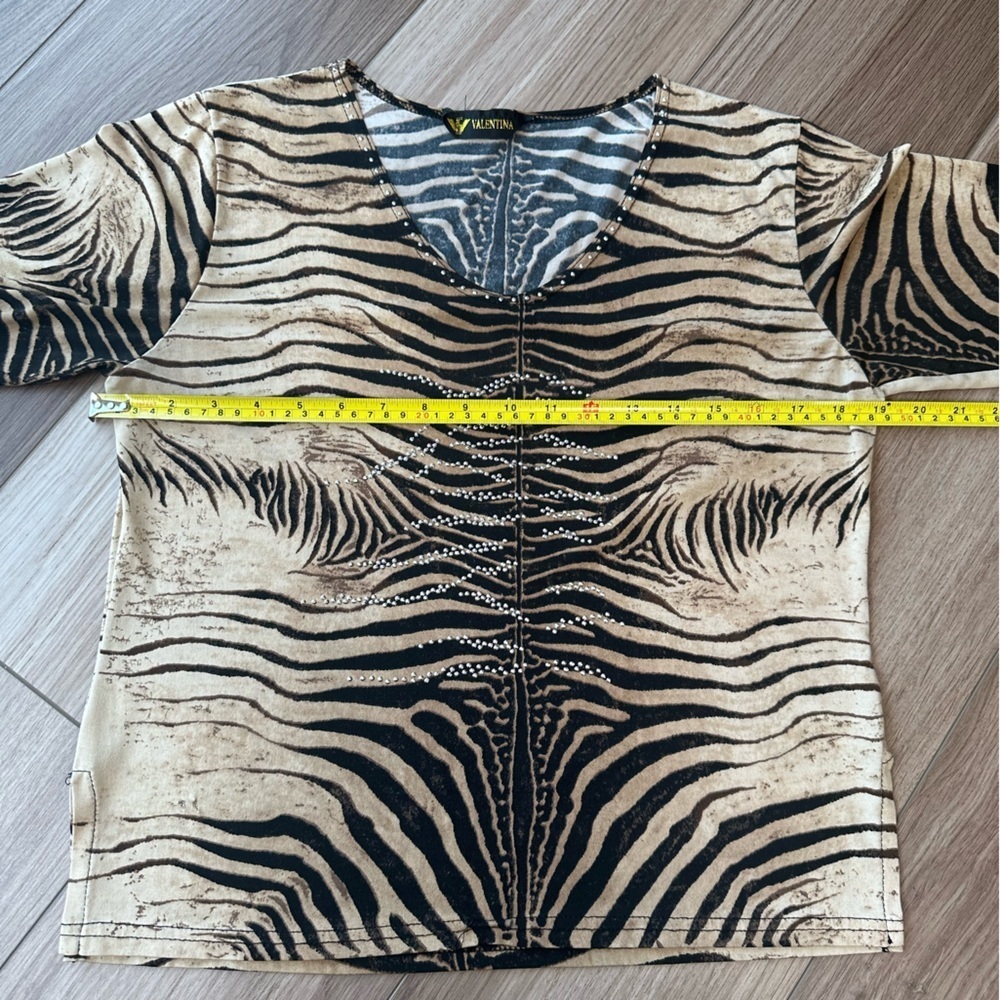 Vintage Tiger Print Sparkly V-neck Top 3/4 Sleeves - Picture 6 of 8